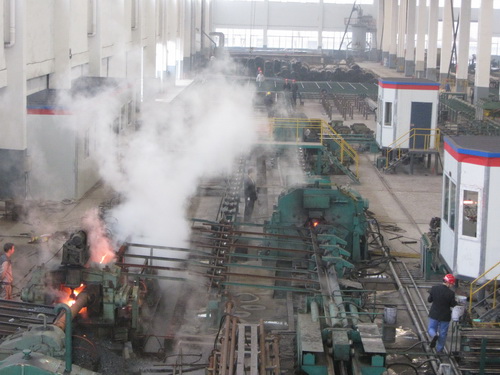 陕西无缝钢管厂家生产车间